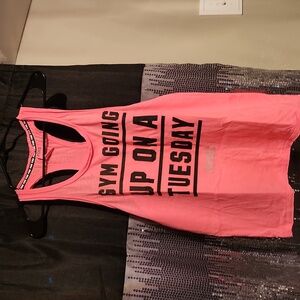 🟠NWOT VS PINK TANK